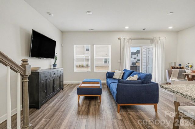 2207 Belterra Drive, Charlotte, NC 28216