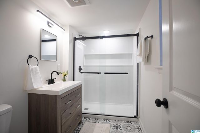 2061 Montreat Cir Apt B, Vestavia Hills, AL 35216