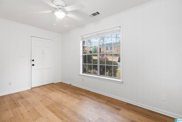 2061 Montreat Cir Apt B, Vestavia Hills, AL 35216