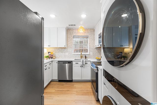 2061 Montreat Cir Apt B, Vestavia Hills, AL 35216