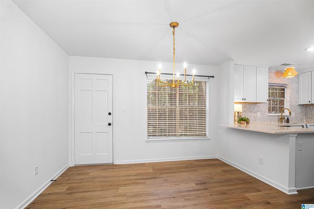 2061 Montreat Cir Apt B, Vestavia Hills, AL 35216