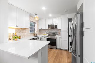 2061 Montreat Cir Apt B, Vestavia Hills, AL 35216