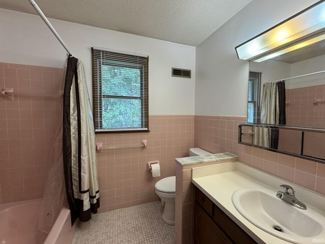 963 Eva Lane, Upland, IN 46989