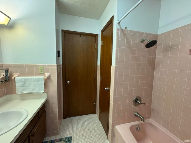 963 Eva Lane, Upland, IN 46989