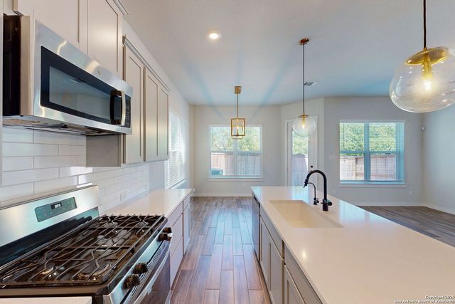 5843 Whitby Rd Unit 17, San Antonio, TX 78240