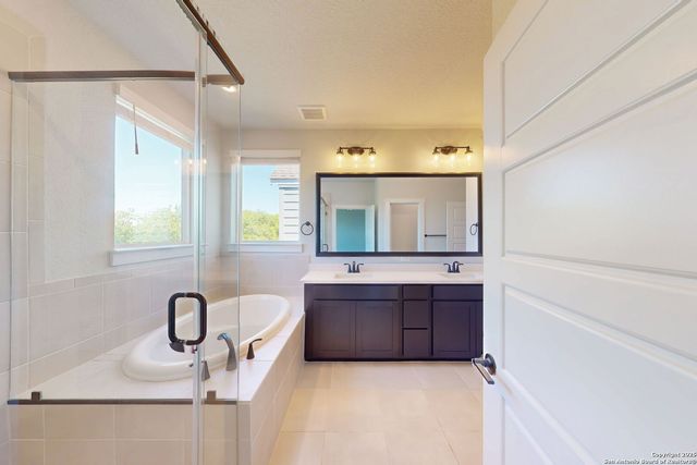 5843 Whitby Rd Unit 17, San Antonio, TX 78240
