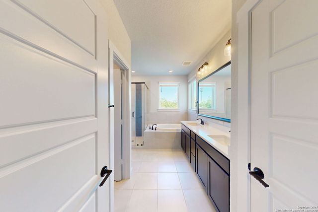 5843 Whitby Rd Unit 17, San Antonio, TX 78240