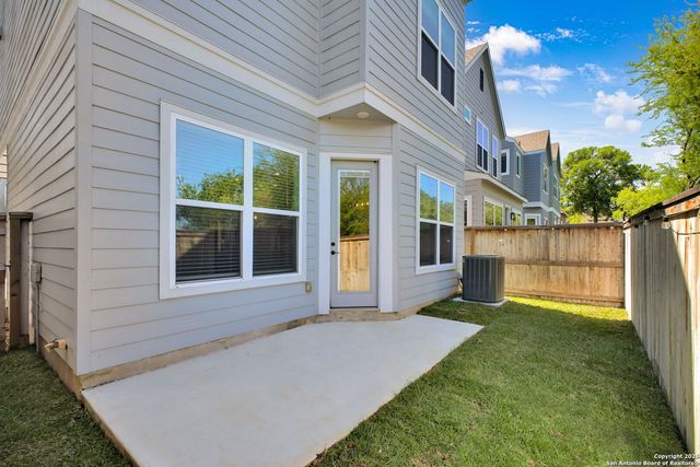 5843 Whitby Rd Unit 17, San Antonio, TX 78240