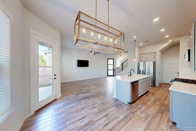 5843 Whitby Rd Unit 17, San Antonio, TX 78240