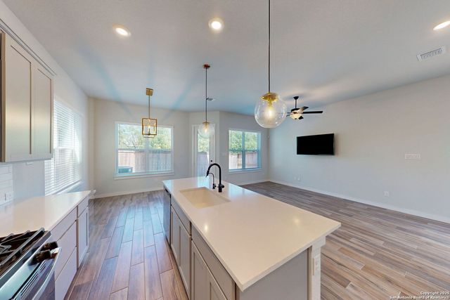 5843 Whitby Rd Unit 17, San Antonio, TX 78240