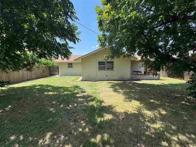 1505 NW 50th St, Lawton, OK 73505