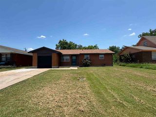 1505 NW 50th St, Lawton, OK 73505