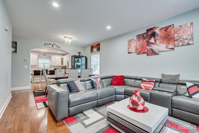 37 Wildwood Avenue, Fords, NJ 08863