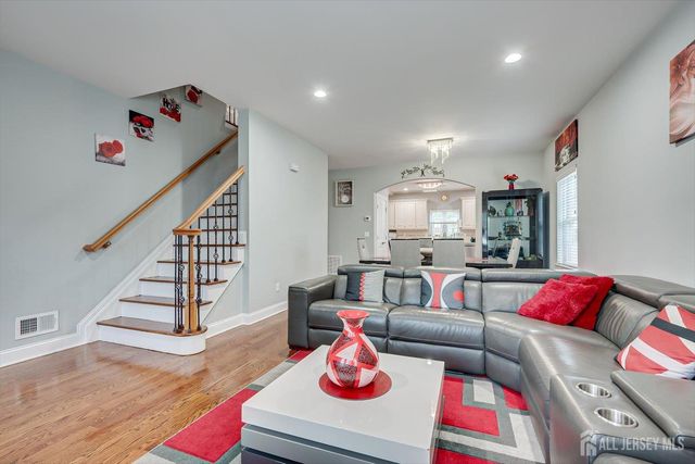 37 Wildwood Avenue, Fords, NJ 08863