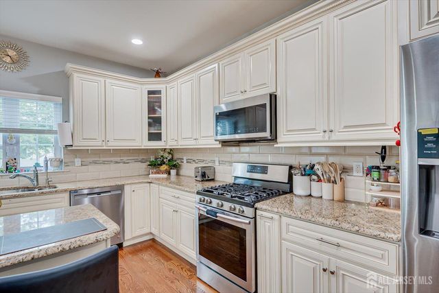 37 Wildwood Avenue, Fords, NJ 08863