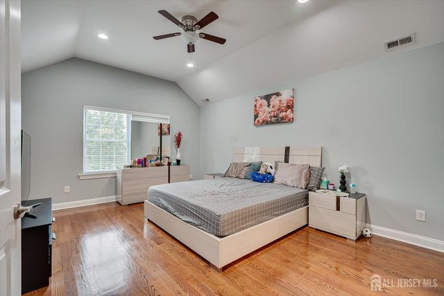 37 Wildwood Avenue, Fords, NJ 08863