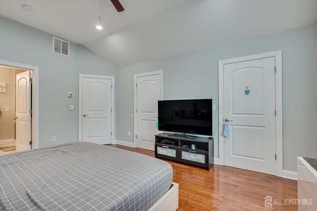 37 Wildwood Avenue, Fords, NJ 08863