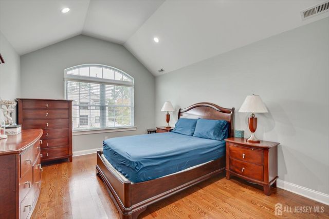37 Wildwood Avenue, Fords, NJ 08863
