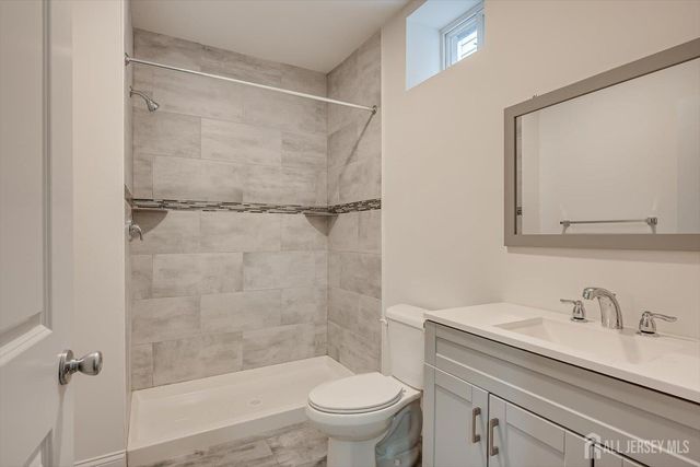 37 Wildwood Avenue, Fords, NJ 08863