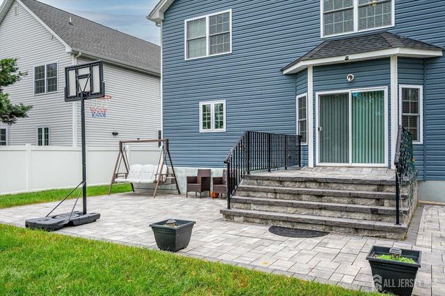 37 Wildwood Avenue, Fords, NJ 08863
