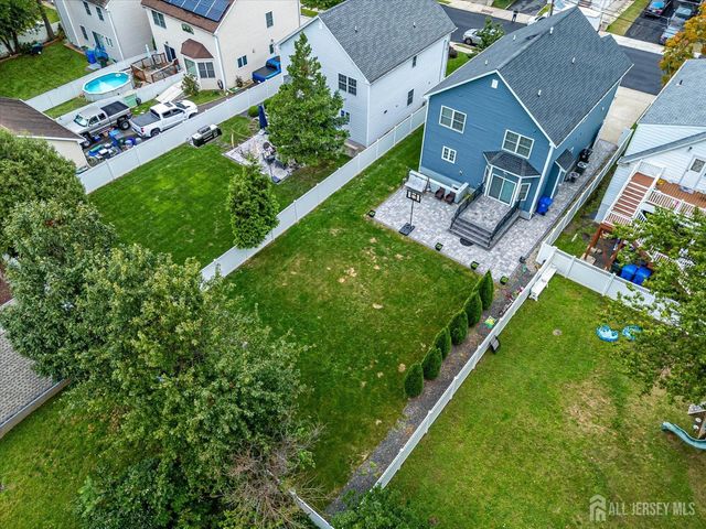 37 Wildwood Avenue, Fords, NJ 08863