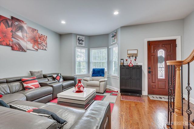 37 Wildwood Avenue, Fords, NJ 08863