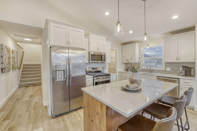 2871 Trinity Drive, Shakopee, MN 55379