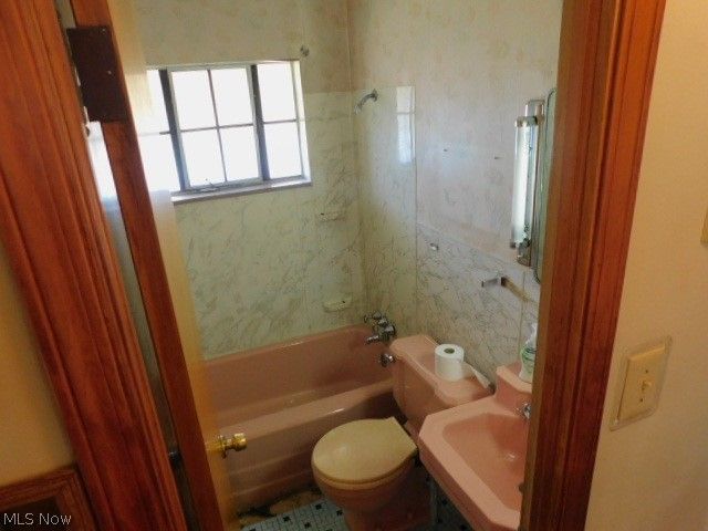 12705 Crossburn Avenue, Cleveland, OH 44135