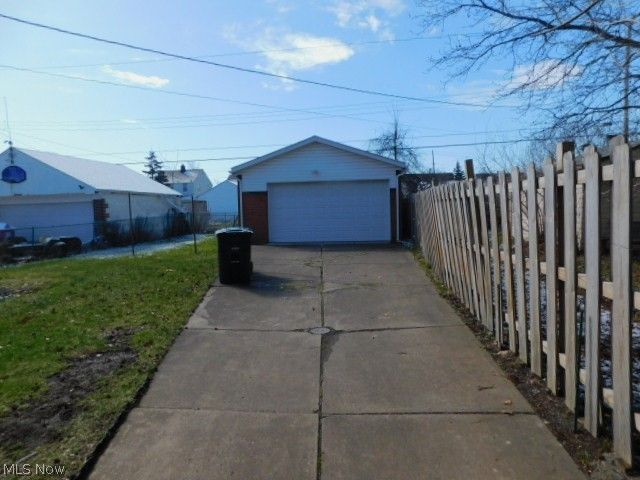 12705 Crossburn Avenue, Cleveland, OH 44135
