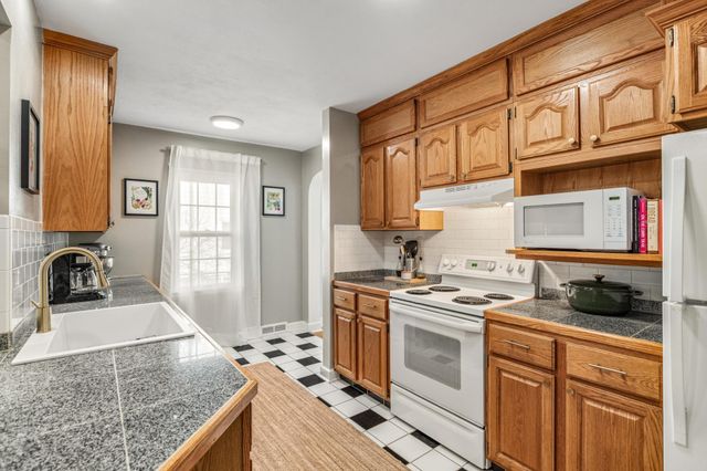 1622 Frederic Street, Eau Claire, WI 54701