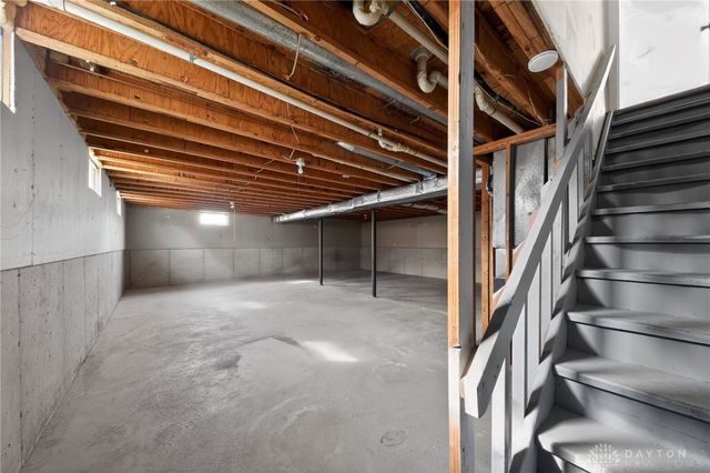 6800 Deer Bluff Drive, Dayton, OH 45424