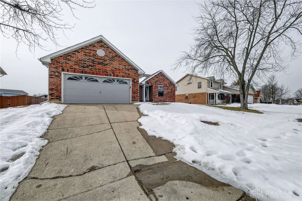 6800 Deer Bluff Drive, Dayton, OH 45424
