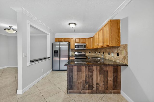 1590 Forest Lakes Circle B, West Palm Beach, FL 33406