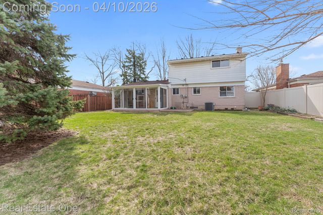 14262 Dundee Street, Riverview, MI 48193