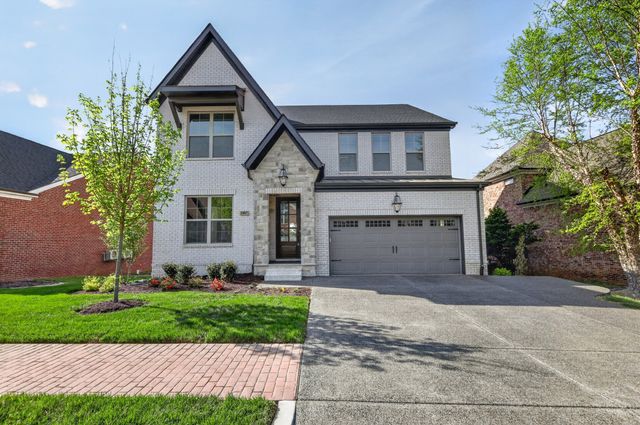 1087 Isaac Franklin Dr, Gallatin, TN 37066
