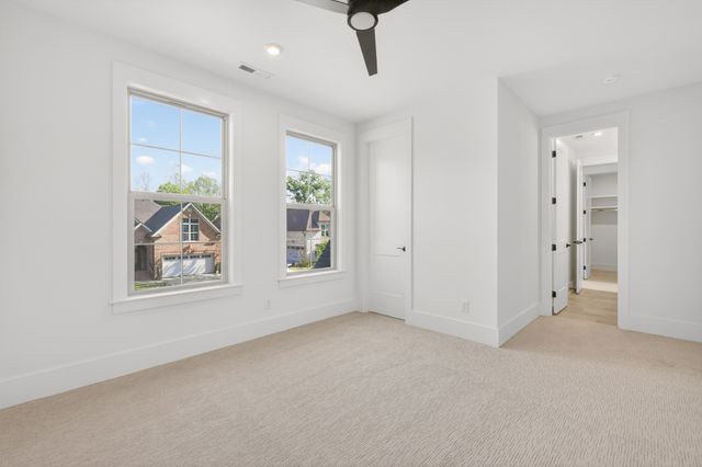 1087 Isaac Franklin Dr, Gallatin, TN 37066