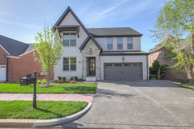 1087 Isaac Franklin Dr, Gallatin, TN 37066