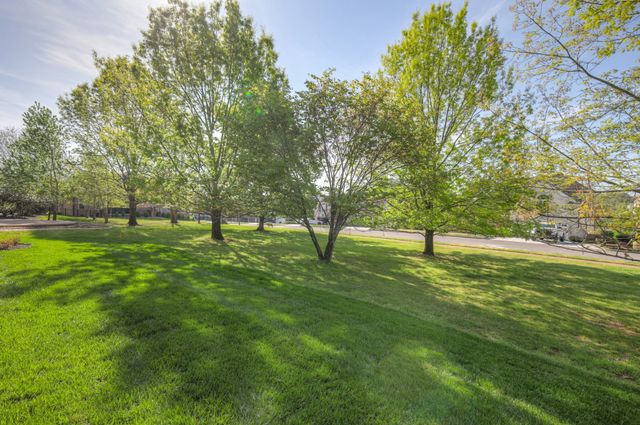 1087 Isaac Franklin Dr, Gallatin, TN 37066