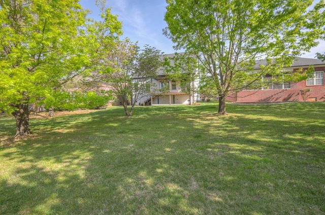 1087 Isaac Franklin Dr, Gallatin, TN 37066