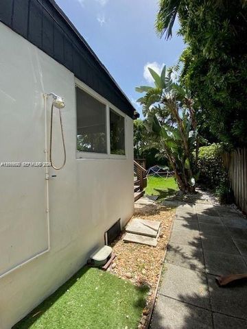 9472 Byron Ave, Surfside, FL 33154