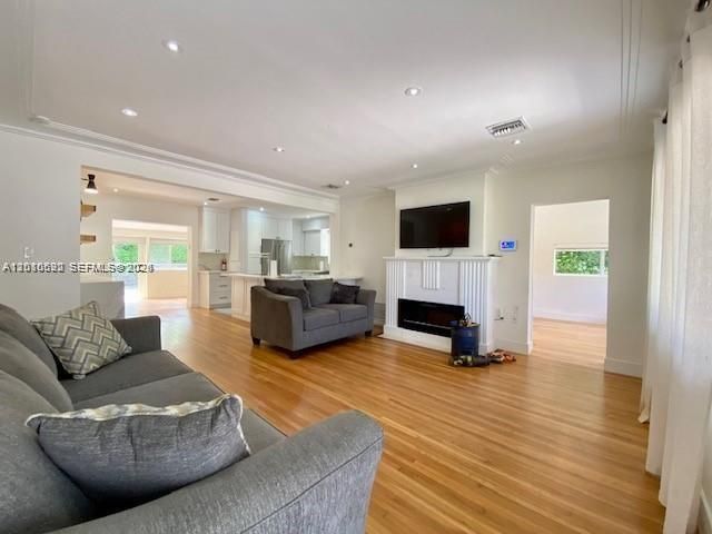 9472 Byron Ave, Surfside, FL 33154