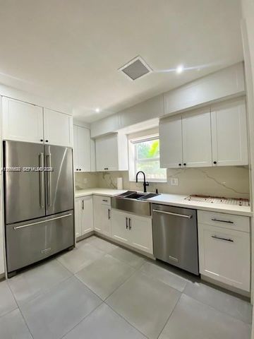 9472 Byron Ave, Surfside, FL 33154