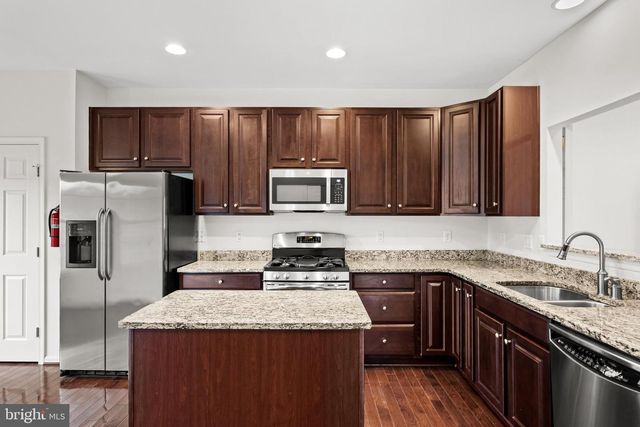29 APPLEGATE DR, Florence, NJ 08518