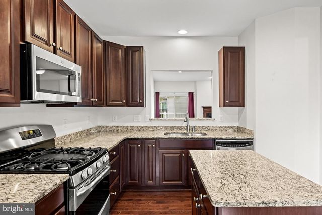 29 APPLEGATE DR, Florence, NJ 08518
