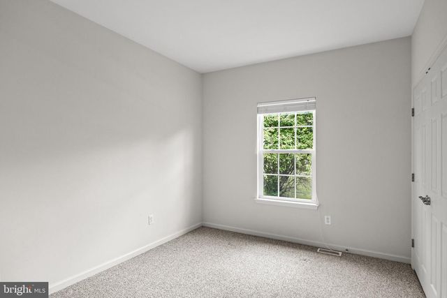 29 APPLEGATE DR, Florence, NJ 08518
