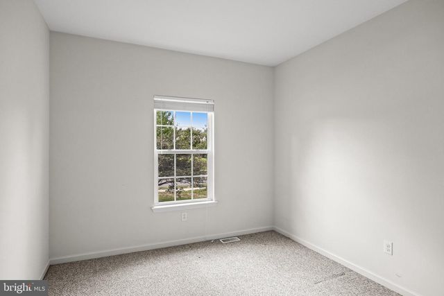 29 APPLEGATE DR, Florence, NJ 08518