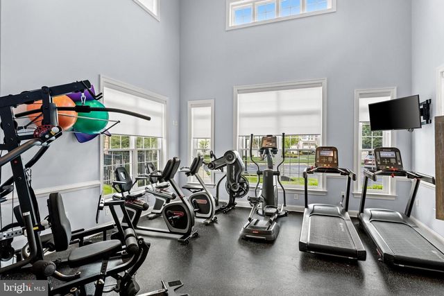29 APPLEGATE DR, Florence, NJ 08518