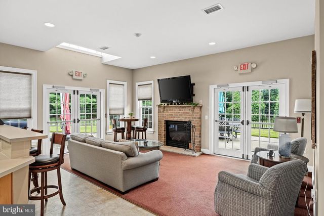 29 APPLEGATE DR, Florence, NJ 08518