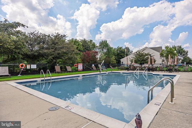 29 APPLEGATE DR, Florence, NJ 08518
