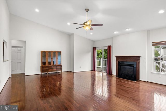29 APPLEGATE DR, Florence, NJ 08518